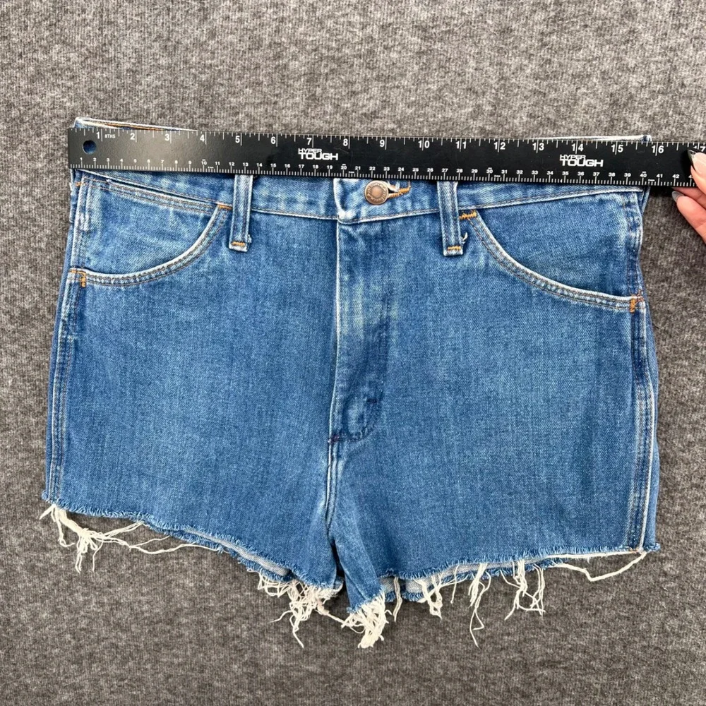 Vintage Wrangler Made in USA High Waisted Raw Hem Denim Shorts‎ Blue 31 935DEN